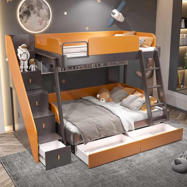 Bunk bed with mattress
